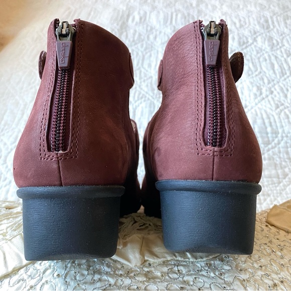 Dansko Red Burgundy Three Strap Wedge Heel Mary Jane High Heels Size 38 - Picture 9 of 16